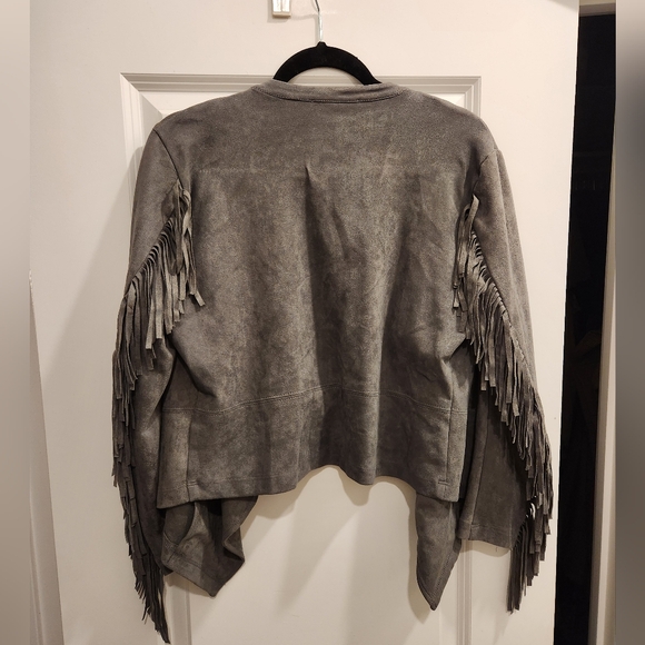 Relisted Karen Kane Grey Faux Suede Drapey Fringe Jacket size Large - Picture 7 of 7